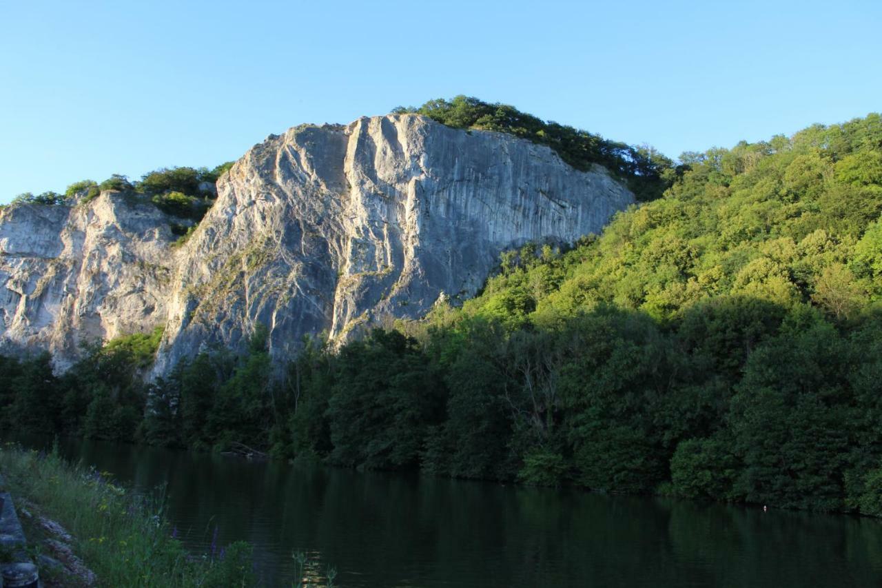 Au Bois Charmant Waulsort Exterior photo